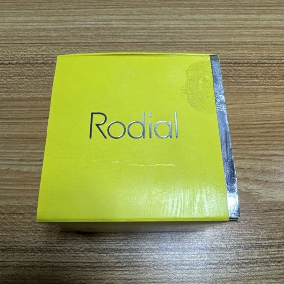 NEW Rodial Bee Venom Moisturiser 1.7 fl oz / 50mL - Picture 6 of 8